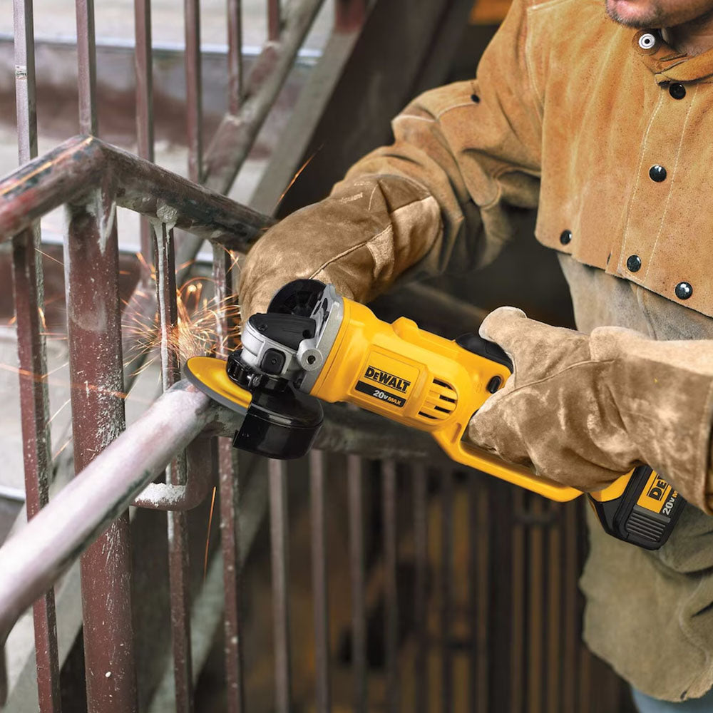 DeWALT 20V MAX Lithium-Ion Cordless 4-1/2-inch to 5-inch Grinder Kit (REFURBISHED)