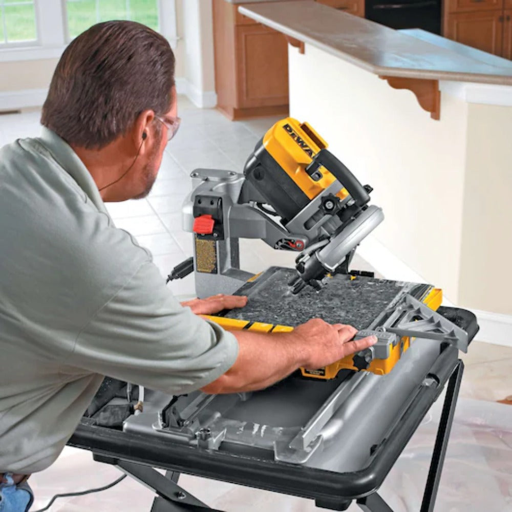 DeWALT 10 in. Heavy Duty Wet Tile Saw [REFURBISHED]